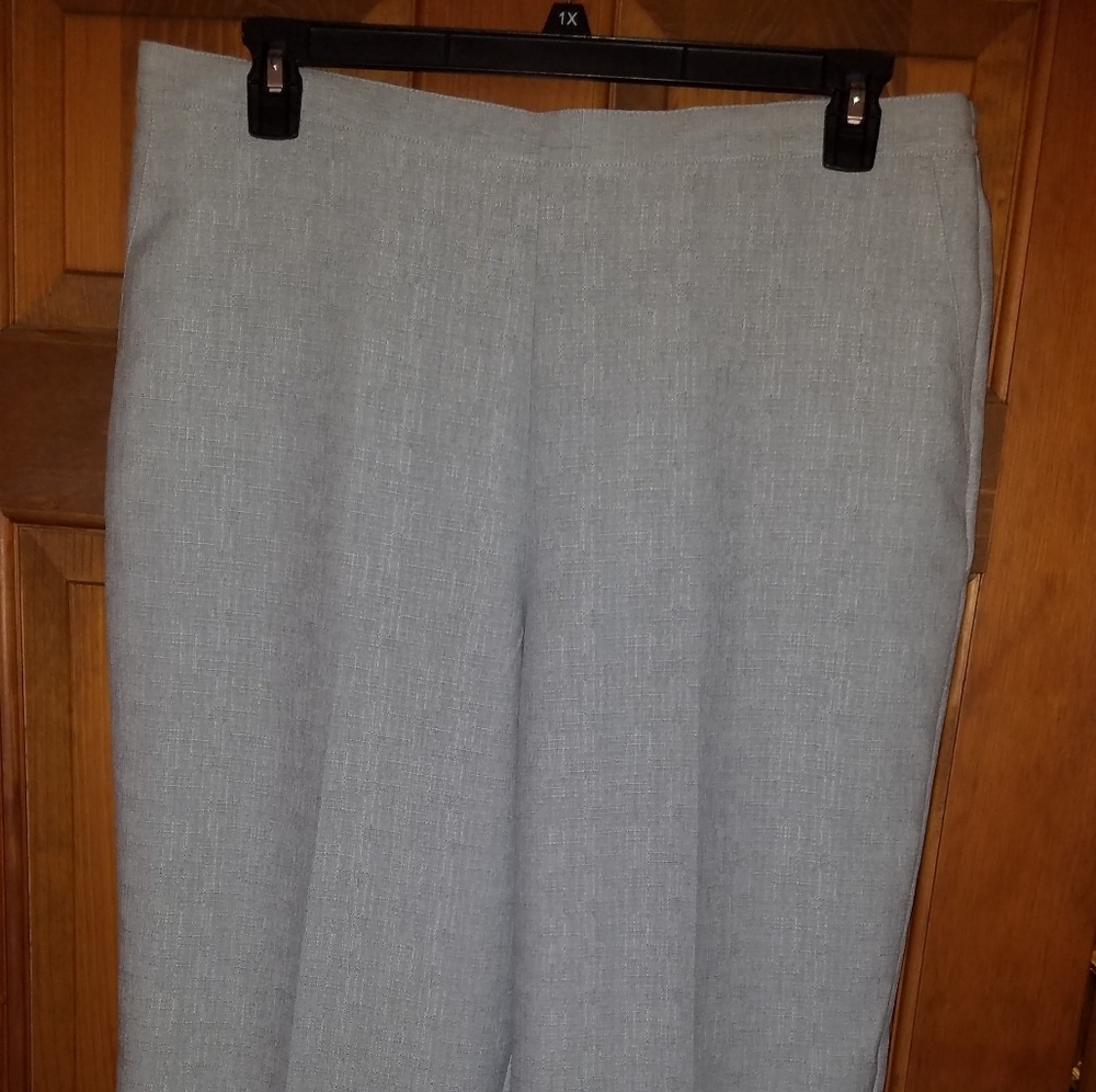 Alred Dunner 18 Proportioned Medium Grey Pockets